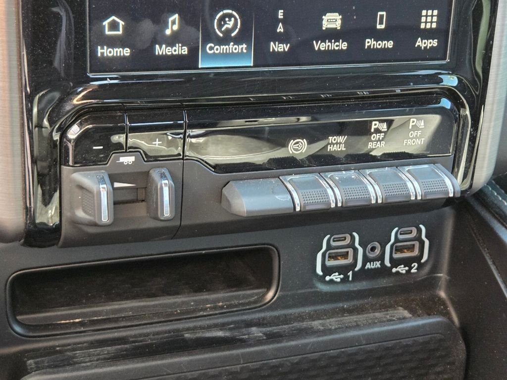 Used 2024 RAM 2500 Rebel w/ Towing Technology Group AWD/4WD image 32