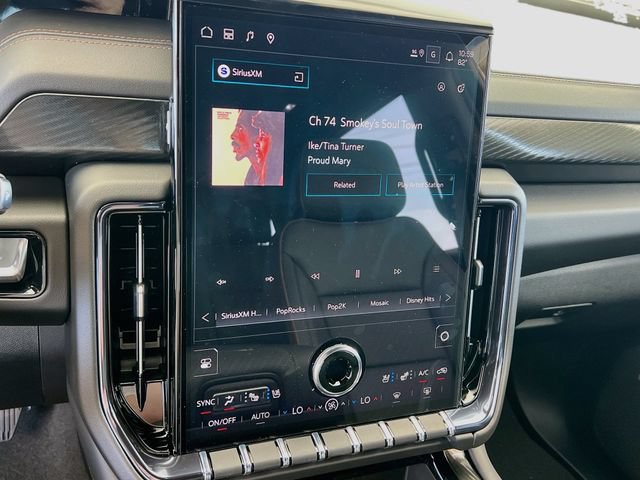 New 2026 GMC Yukon AT4 w/ AT4 Premium Package AWD/4WD image 10