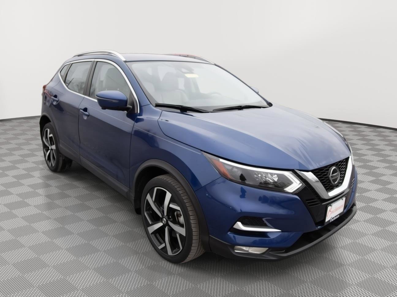 Used 2021 Nissan Rogue Sport SL w/ Premium Package image 3