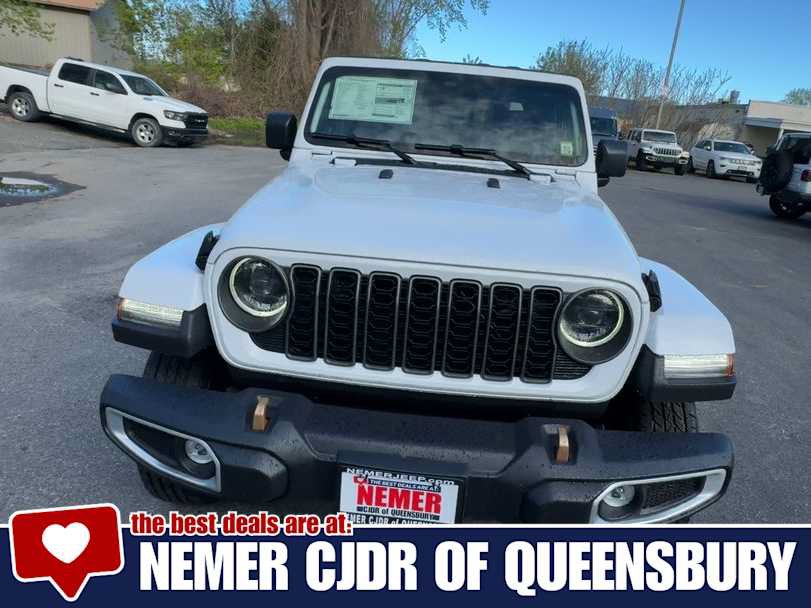 New 2026 Jeep Gladiator Sport AWD/4WD image 3