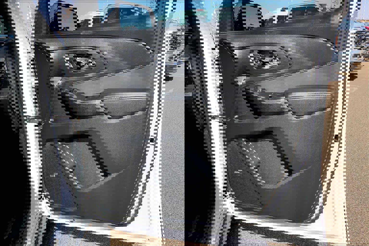 Used 2023 Chevrolet Traverse High Country image 23