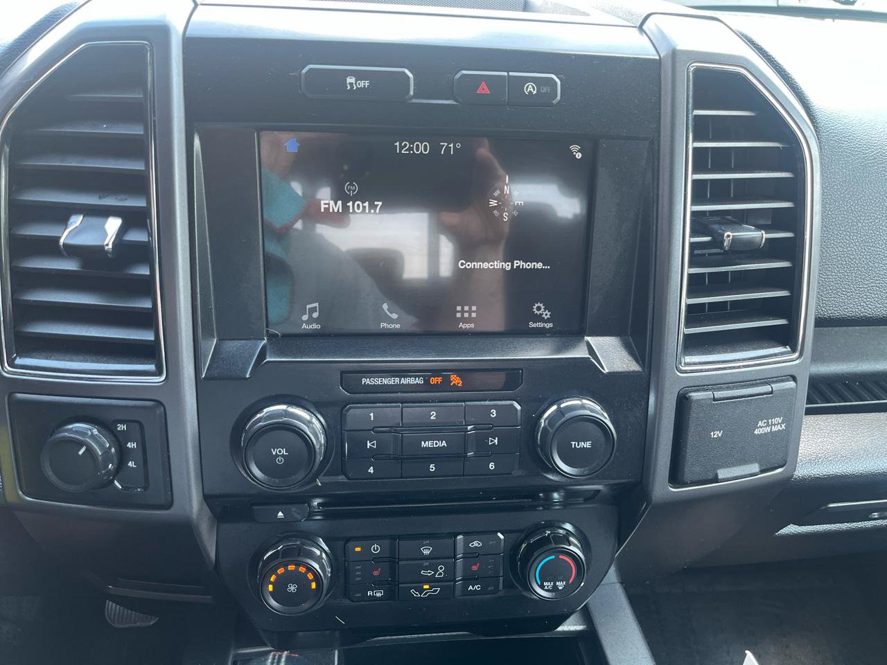 Used 2017 Ford F150 XLT w/ Equipment Group 302A Luxury AWD/4WD image 17