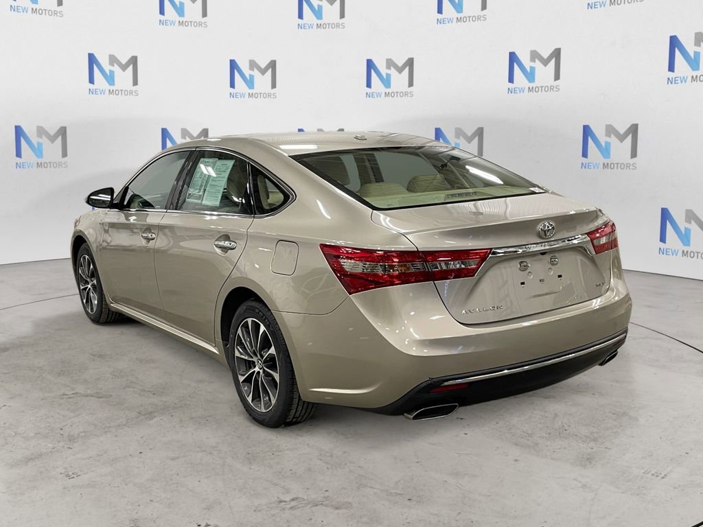 Used 2016 Toyota Avalon XLE Premium FWD image 3