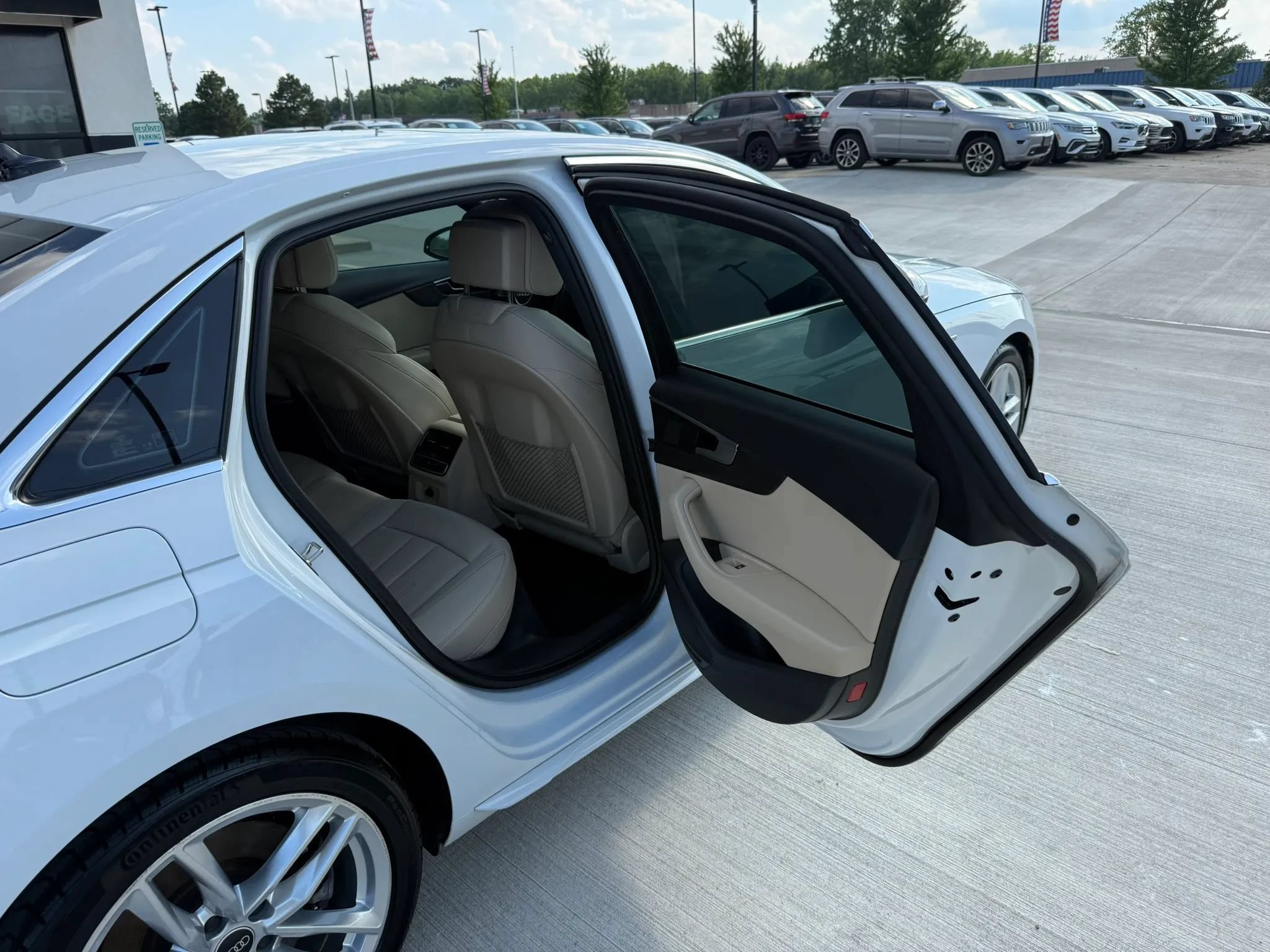 Used 2023 Audi A4 2.0T Premium w/ Convenience Package AWD/4WD image 22
