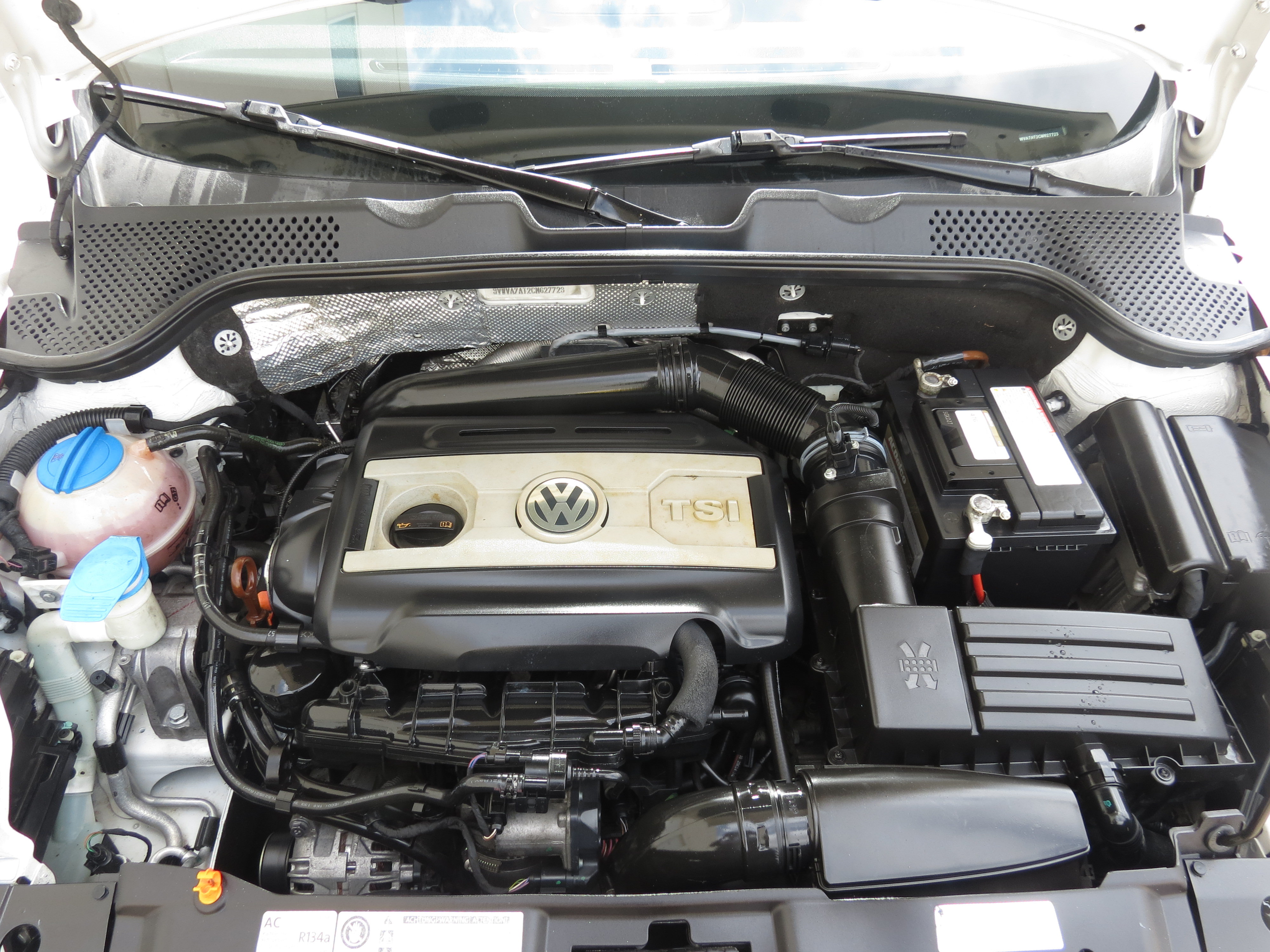 Used 2012 Volkswagen Beetle Turbo FWD image 10