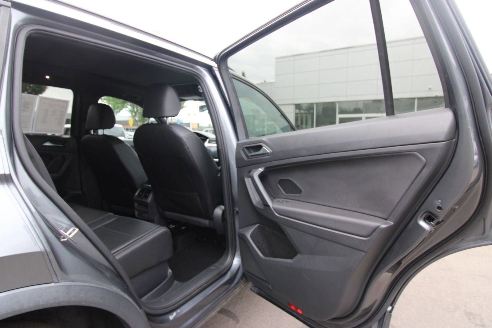 Used 2019 Volkswagen Tiguan SEL Premium R-Line AWD/4WD image 22