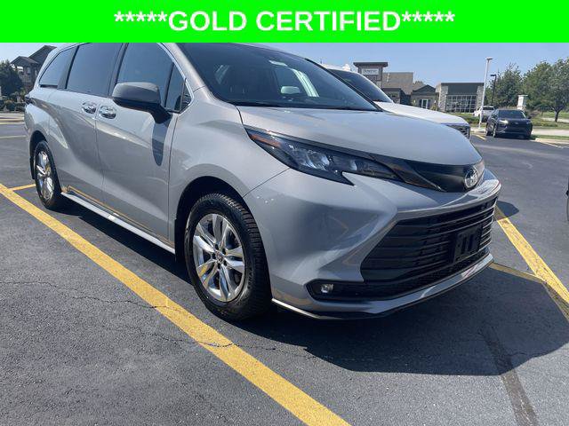 Certified 2022 Toyota Sienna XLE Woodland Edition AWD/4WD image 10