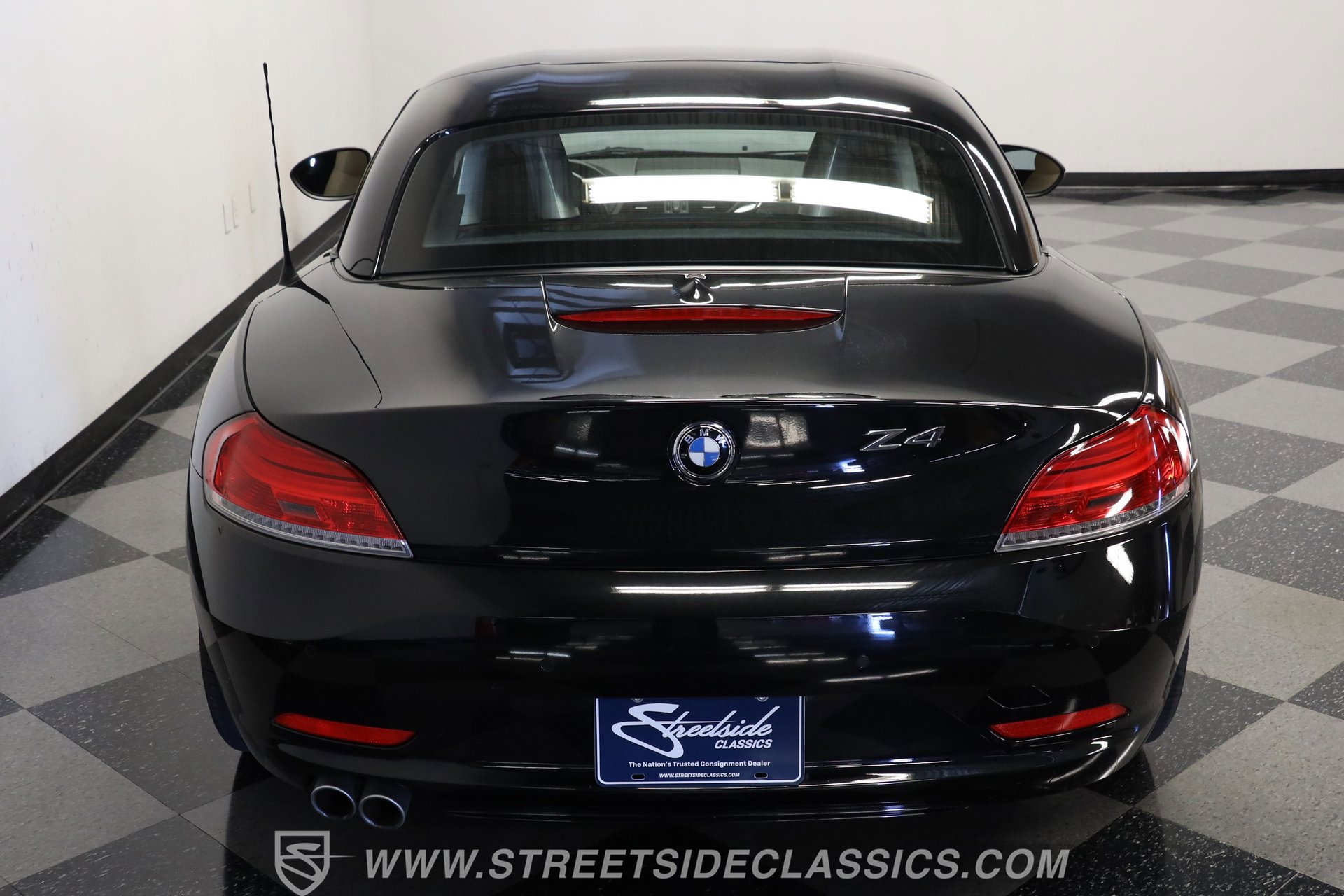 Used 2011 BMW Z4 sDrive30i image 8