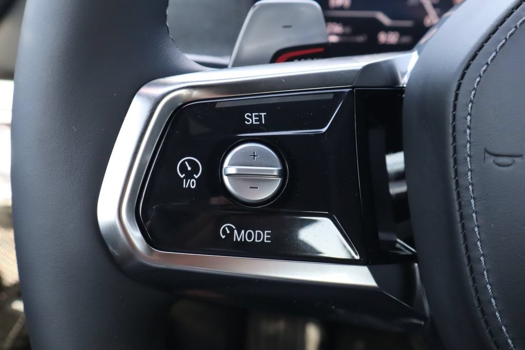 Used 2026 BMW 740i w/ Premium Package RWD image 22