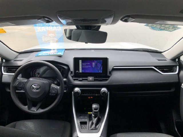 Used 2025 Toyota RAV4 XLE FWD image 15