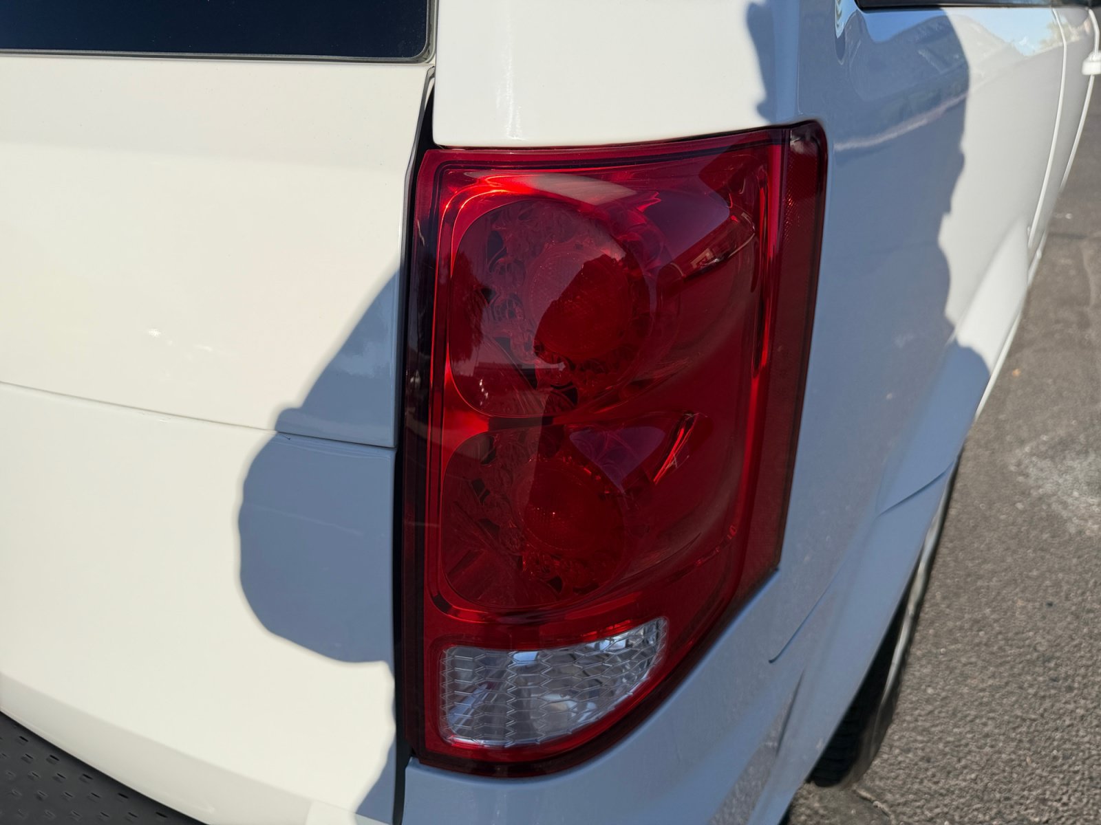 Used 2018 Dodge Grand Caravan SE w/ UConnect Hands-Free Group FWD image 29