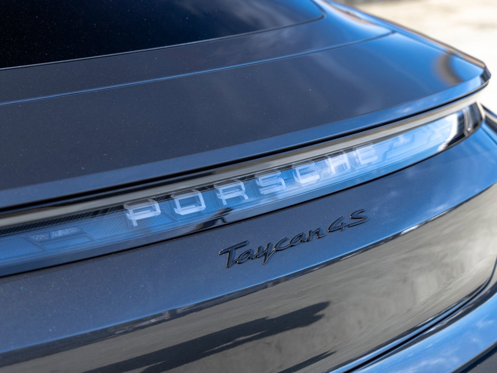 Certified 2025 Porsche Taycan 4S image 19
