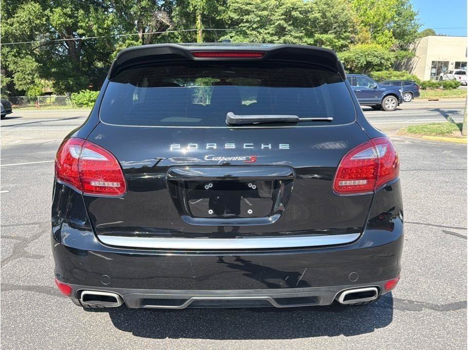 Used 2011 Porsche Cayenne S AWD/4WD image 5