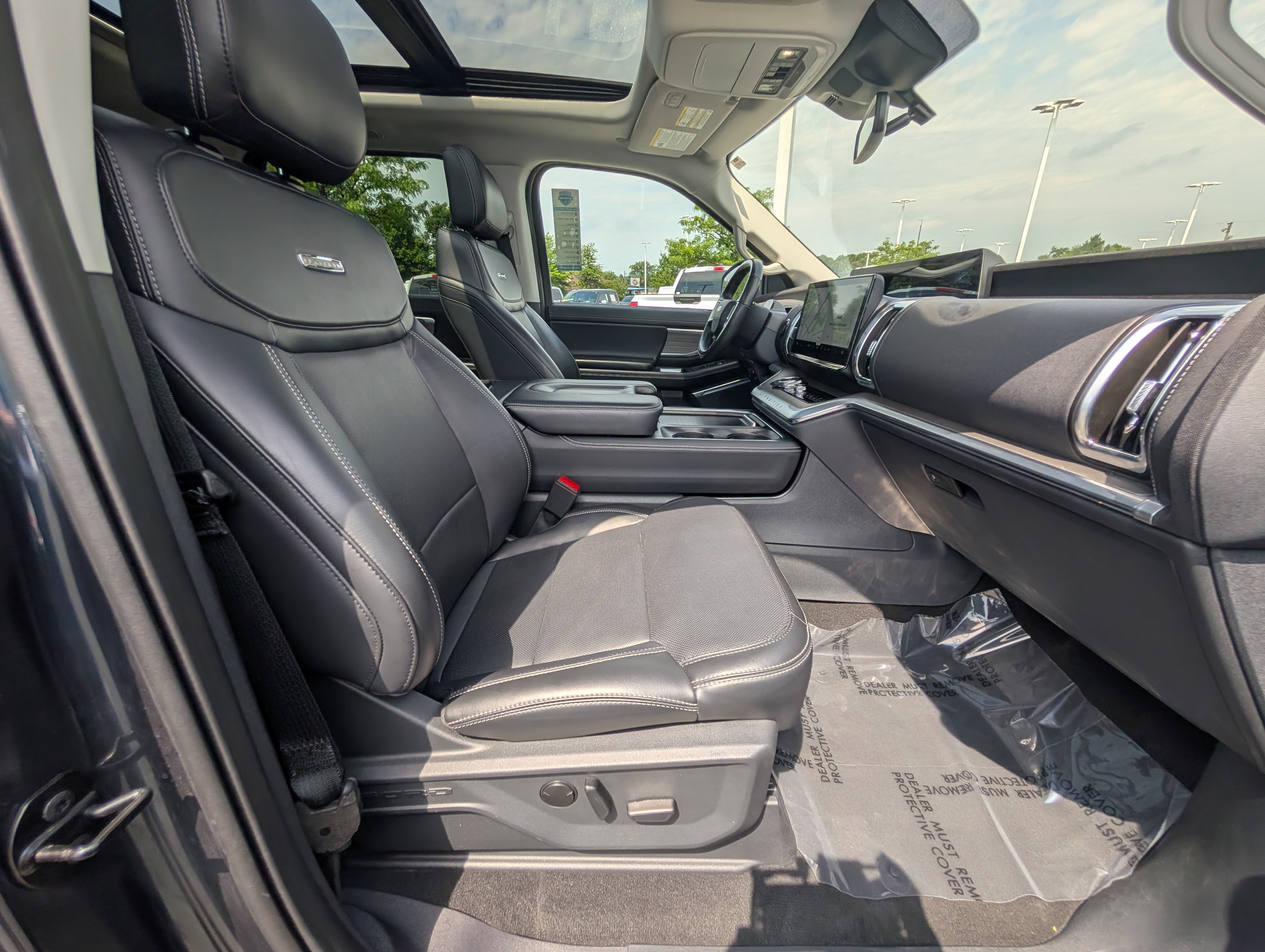 Used 2025 Ford Expedition Platinum AWD/4WD image 14