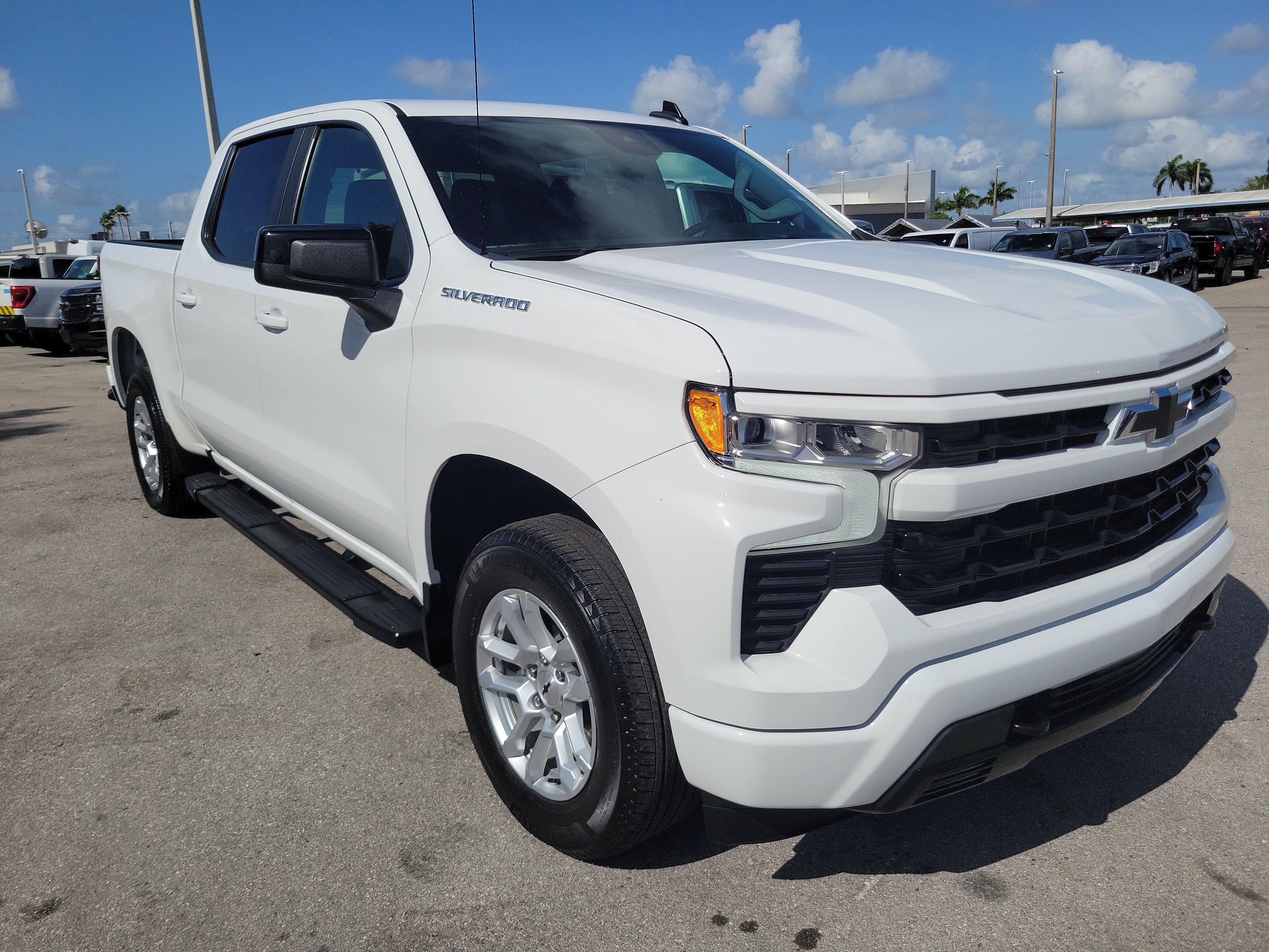 Used 2024 Chevrolet Silverado 1500 RST RWD image 3