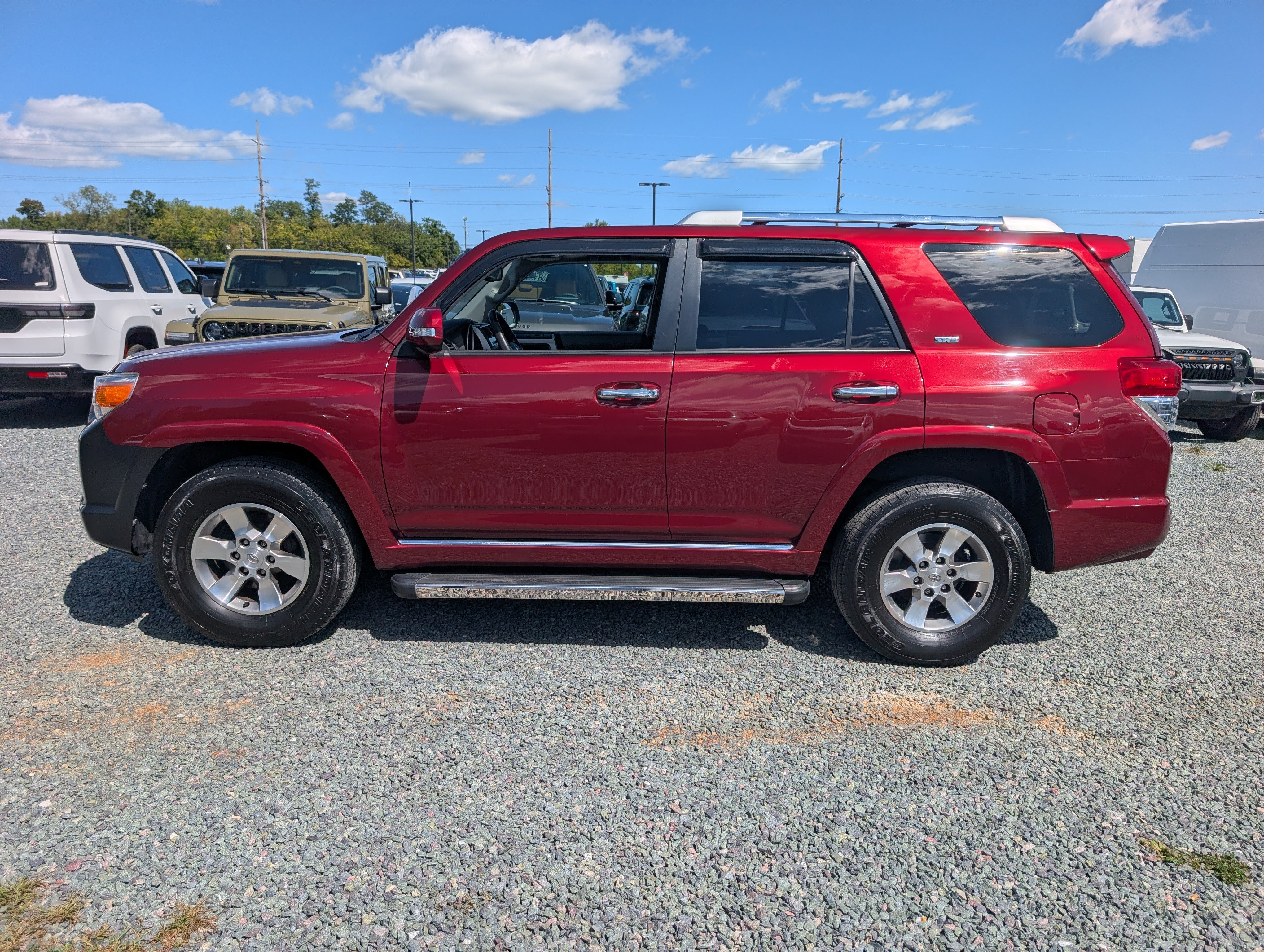 Used 2013 Toyota 4Runner SR5 w/ Convenience Pkg AWD/4WD image 2