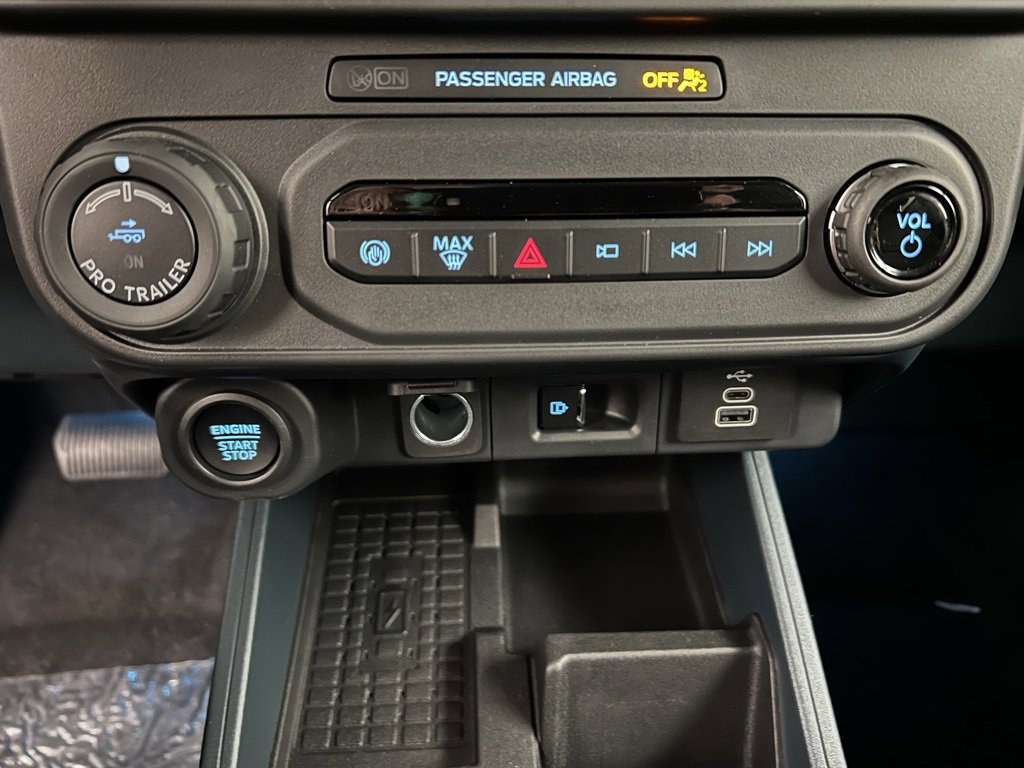 New 2025 Ford Maverick Lobo image 14