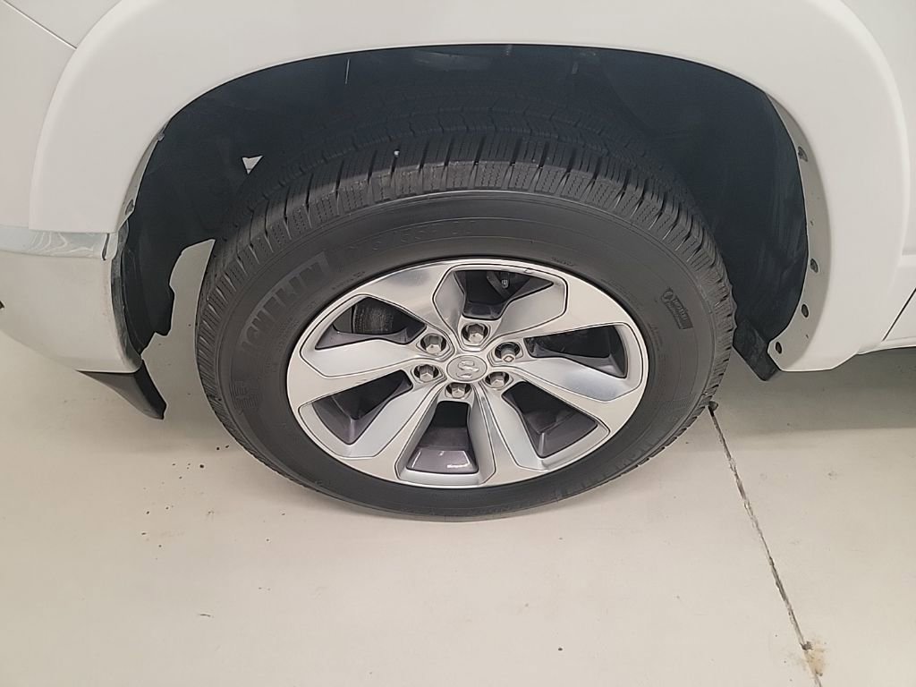 Used 2022 RAM 1500 Limited AWD/4WD image 2