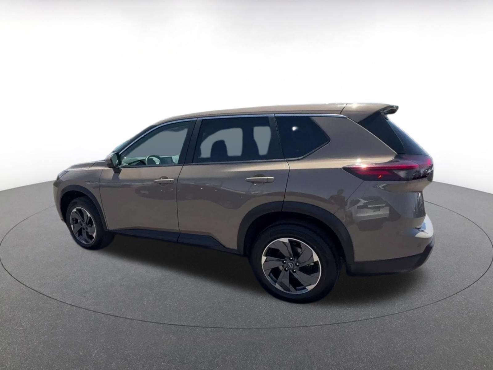 Used 2025 Nissan Rogue SV FWD image 10