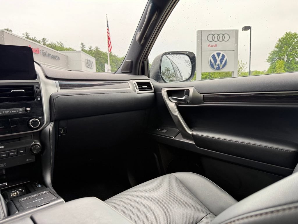 Used 2022 Lexus GX 460 Premium w/ Accessory Package AWD/4WD image 35