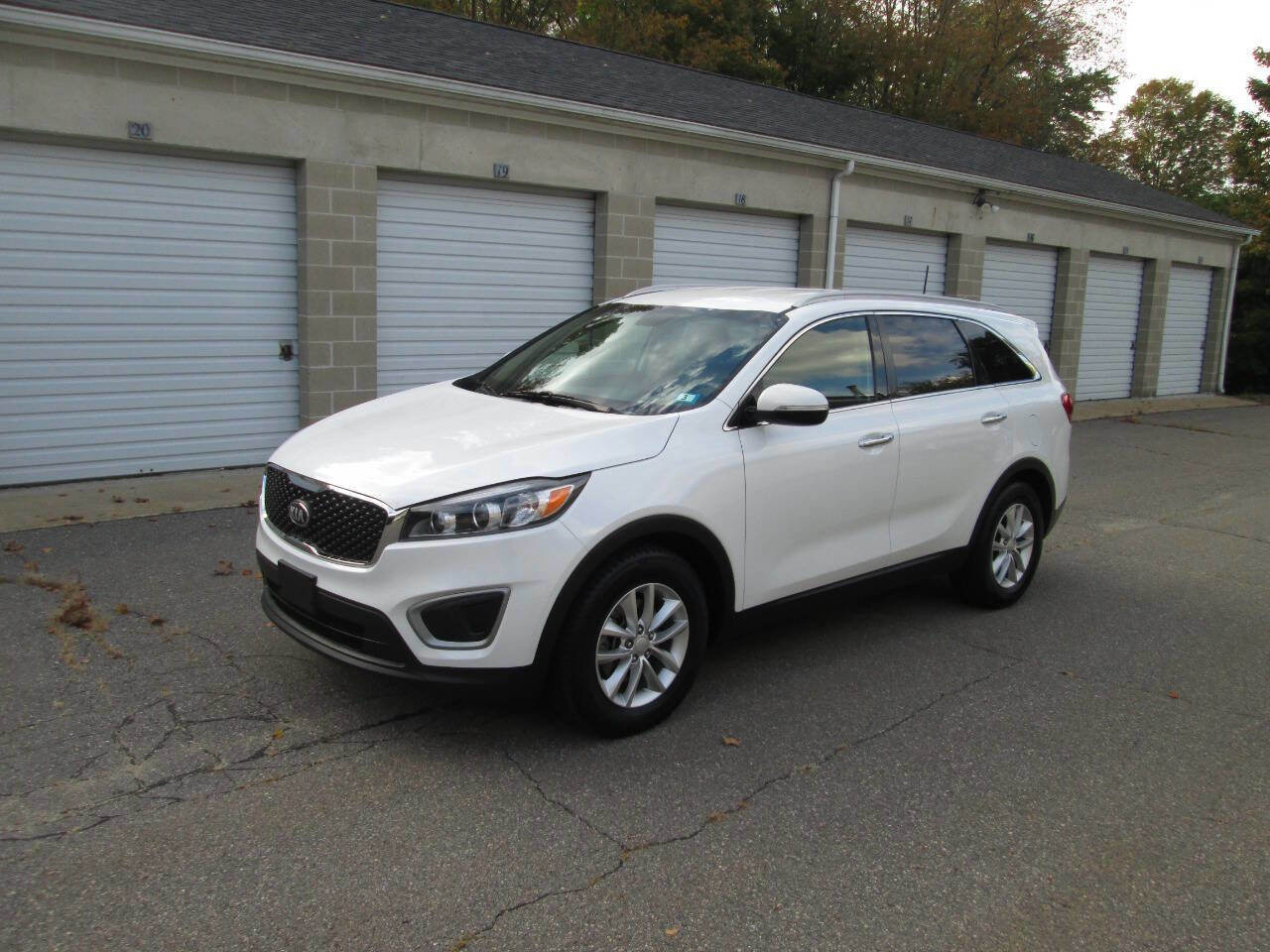 Used 2016 Kia Sorento LX image 2