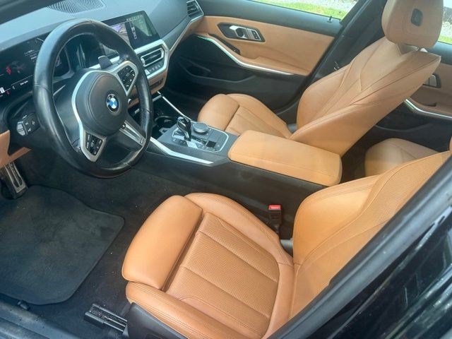 Used 2022 BMW 330i Sedan w/ M Sport Package RWD image 9