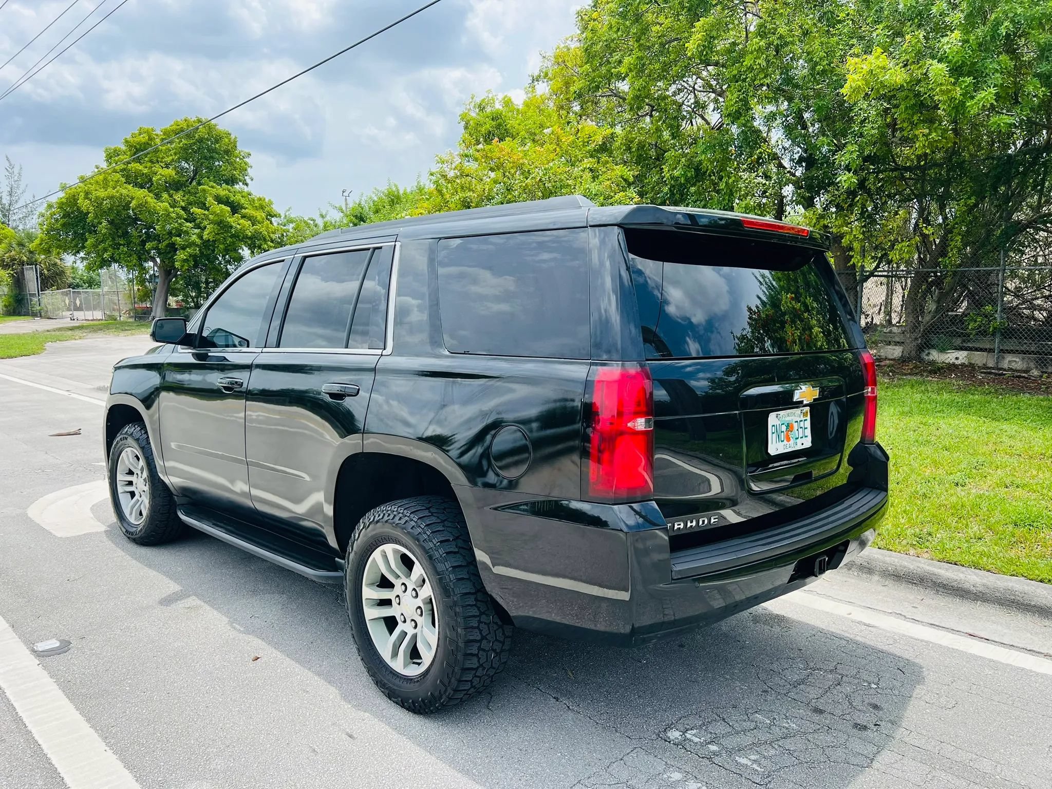 Used 2019 Chevrolet Tahoe LT AWD/4WD image 3