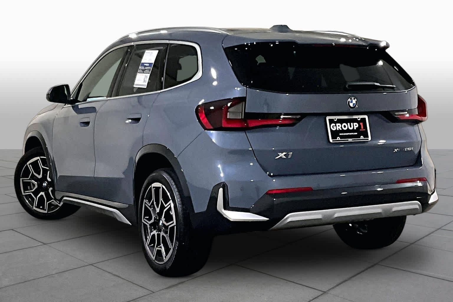 Used 2025 BMW X1 xDrive28i AWD/4WD image 12