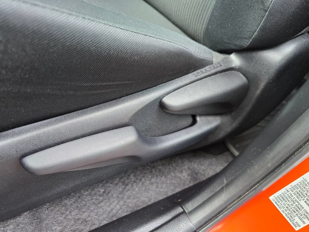 Used 2015 Toyota RAV4 LE AWD/4WD image 18