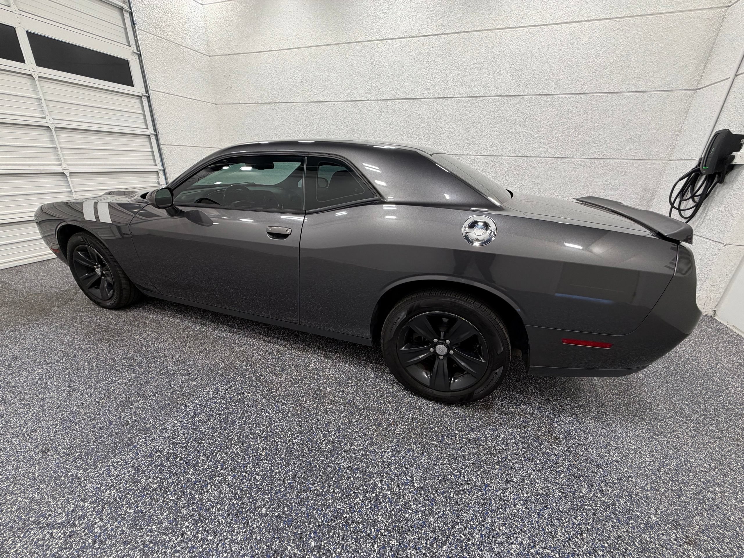 Used 2016 Dodge Challenger SXT RWD image 3