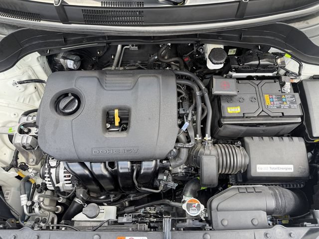 Certified 2025 Kia Soul LX w/ LX Technology Package FWD image 39
