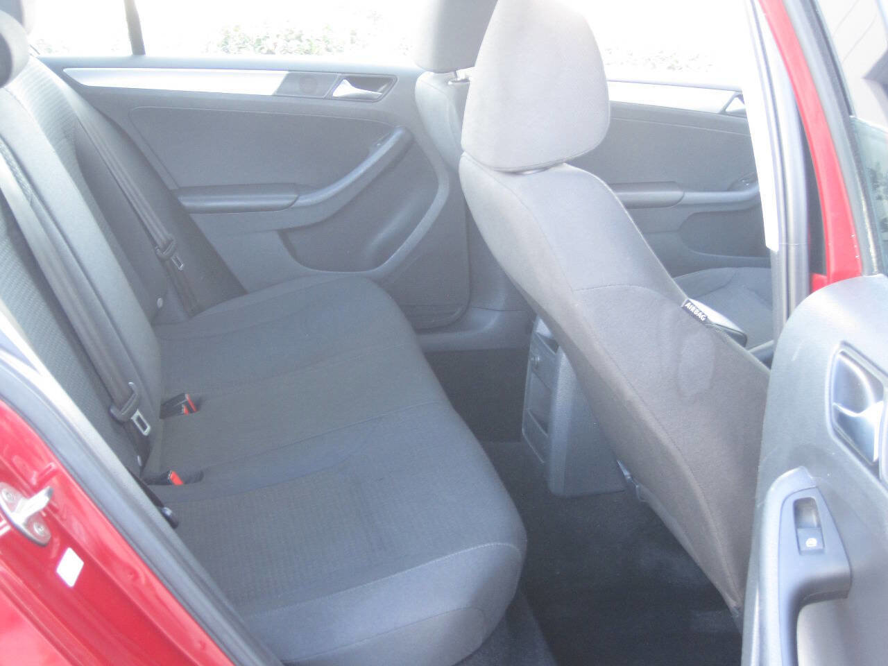 Used 2016 Volkswagen Jetta SE image 27