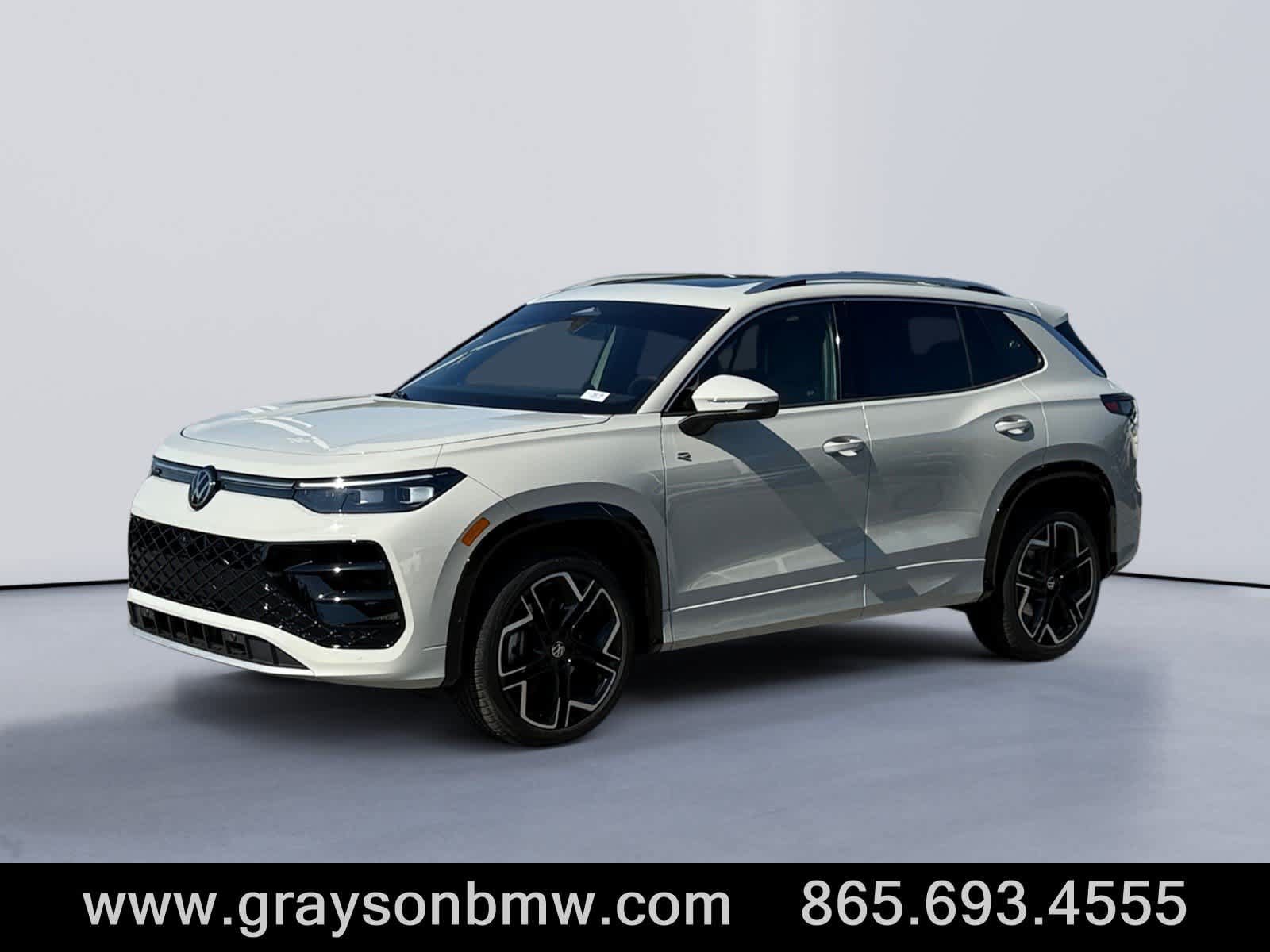 Used 2026 Volkswagen Tiguan SEL R-Line AWD/4WD image 7