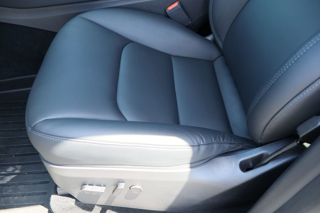 Used 2023 Tesla Model Y Long Range image 17