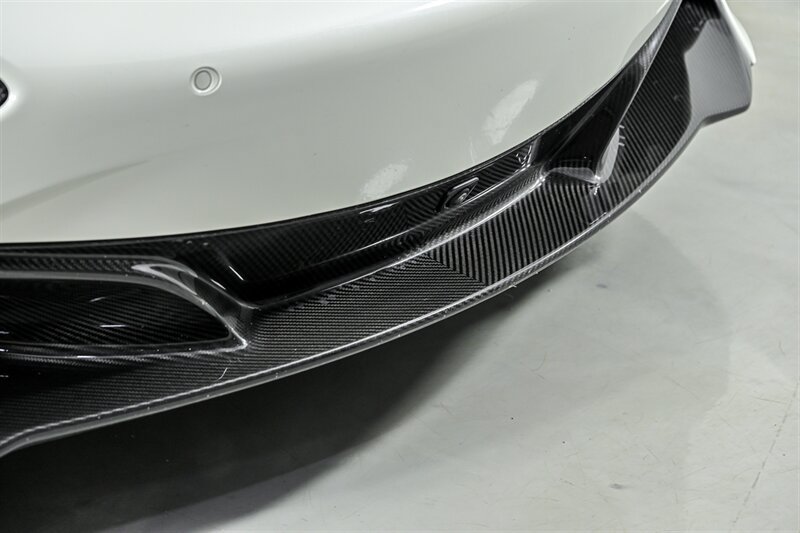 Used 2018 McLaren 720S RWD image 4