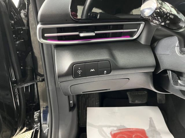 Used 2023 Hyundai Elantra Limited image 19