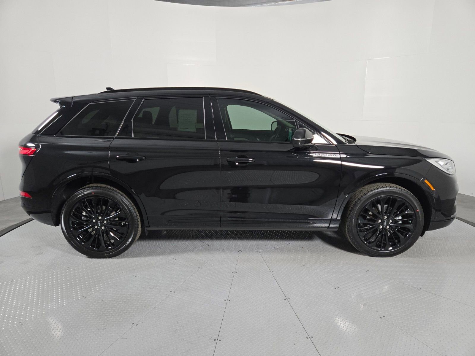 New 2026 Lincoln Corsair Reserve w/ Jet Appearance Package image 3