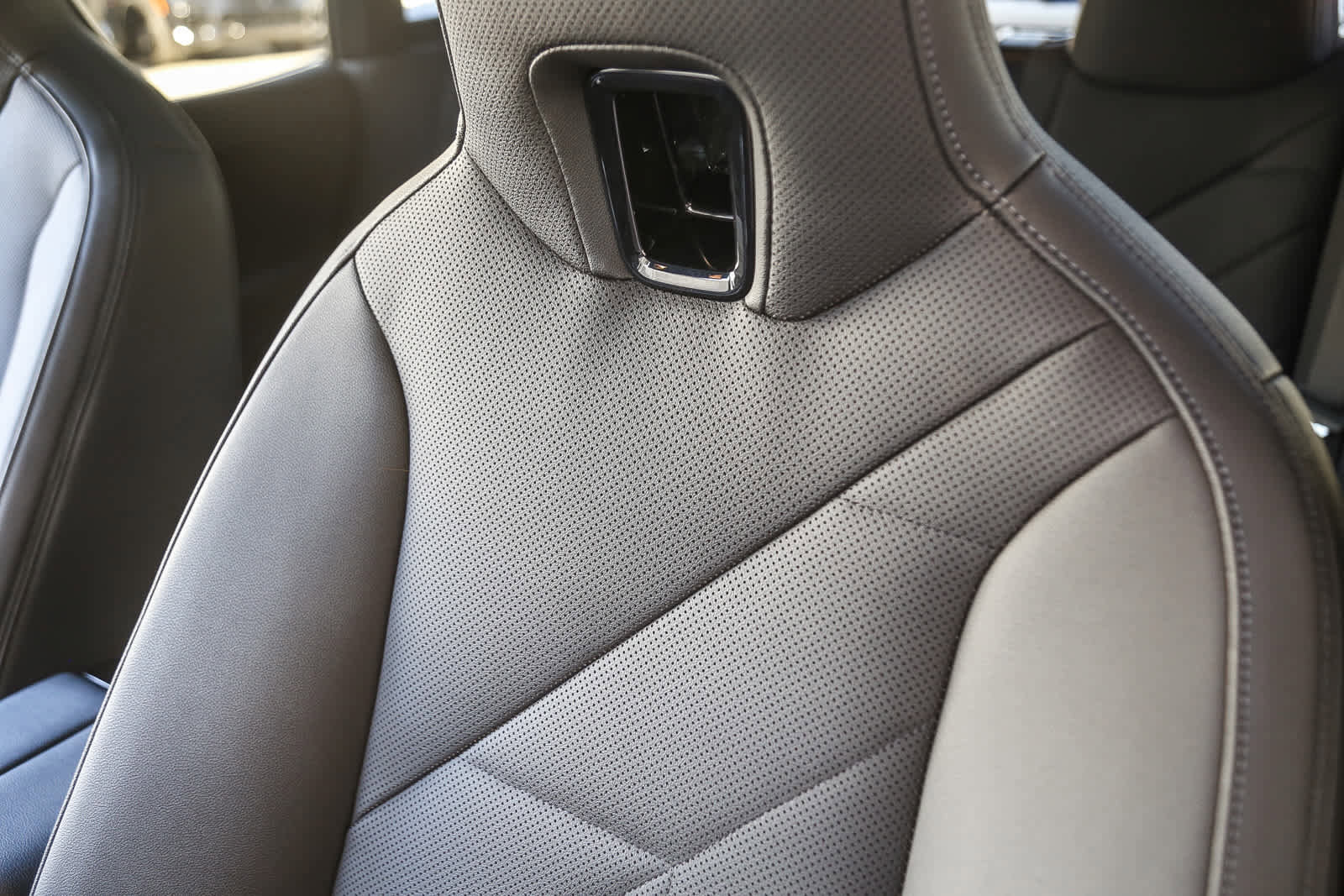 Used 2025 BMW iX xDrive50 image 21