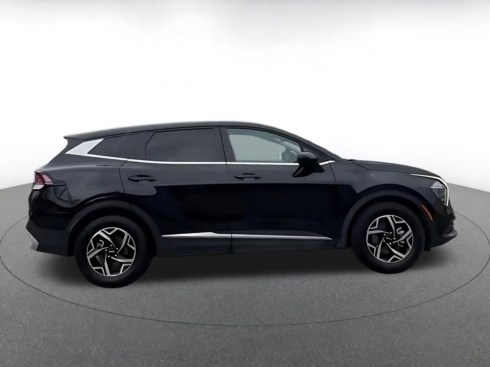 Used 2025 Kia Sportage LX image 14