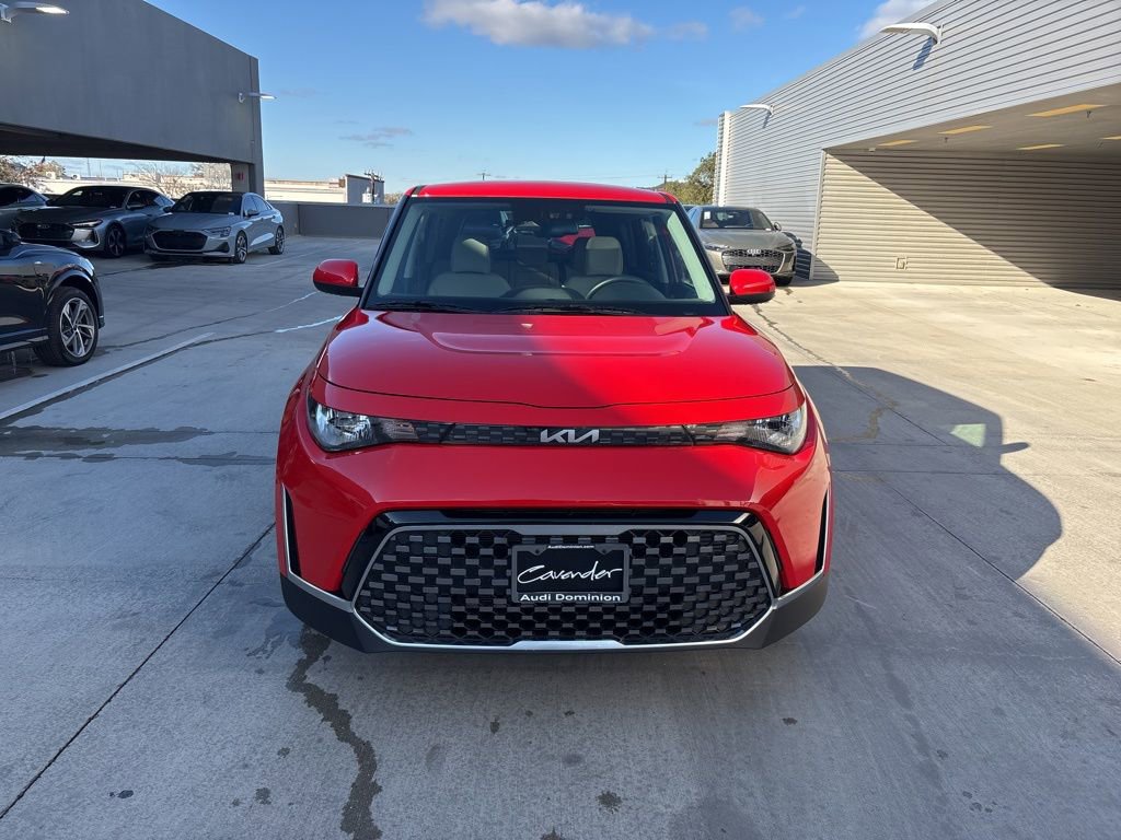 Used 2025 Kia Soul EX image 2