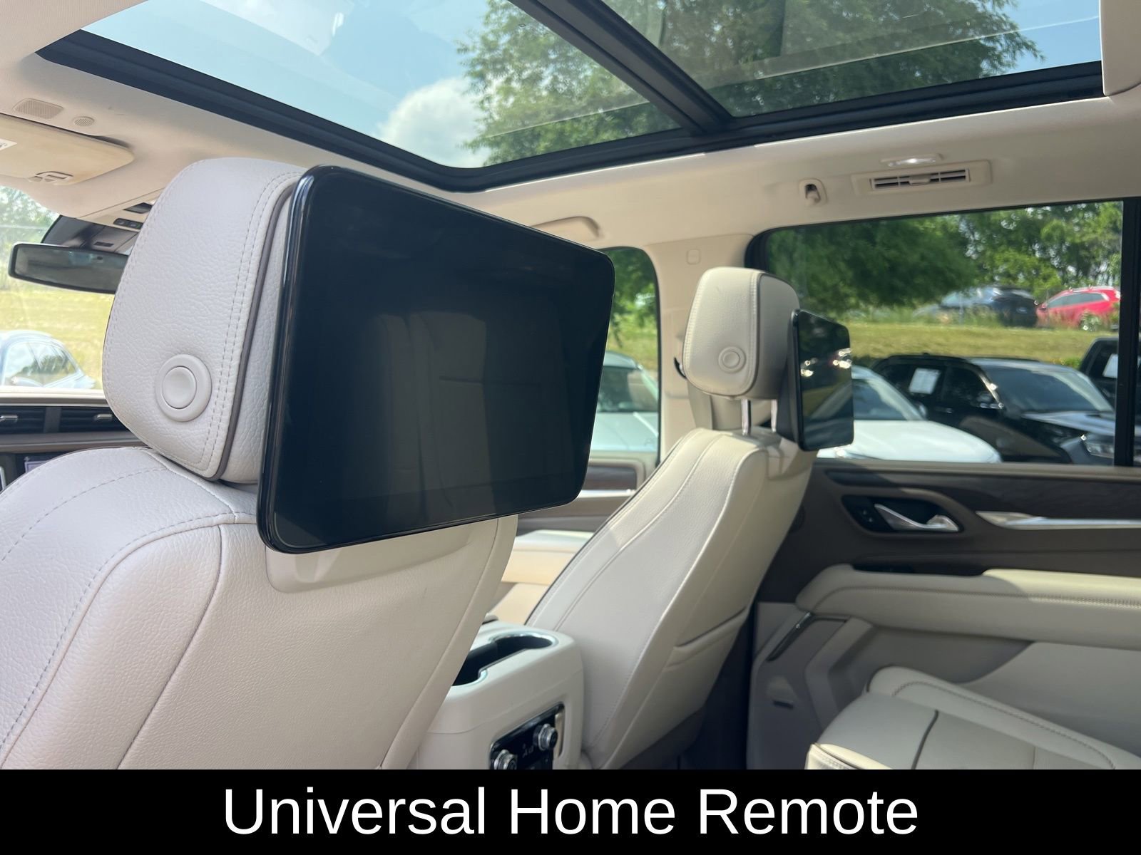 Used 2021 GMC Yukon Denali w/ LPO, Illumination Package RWD image 16
