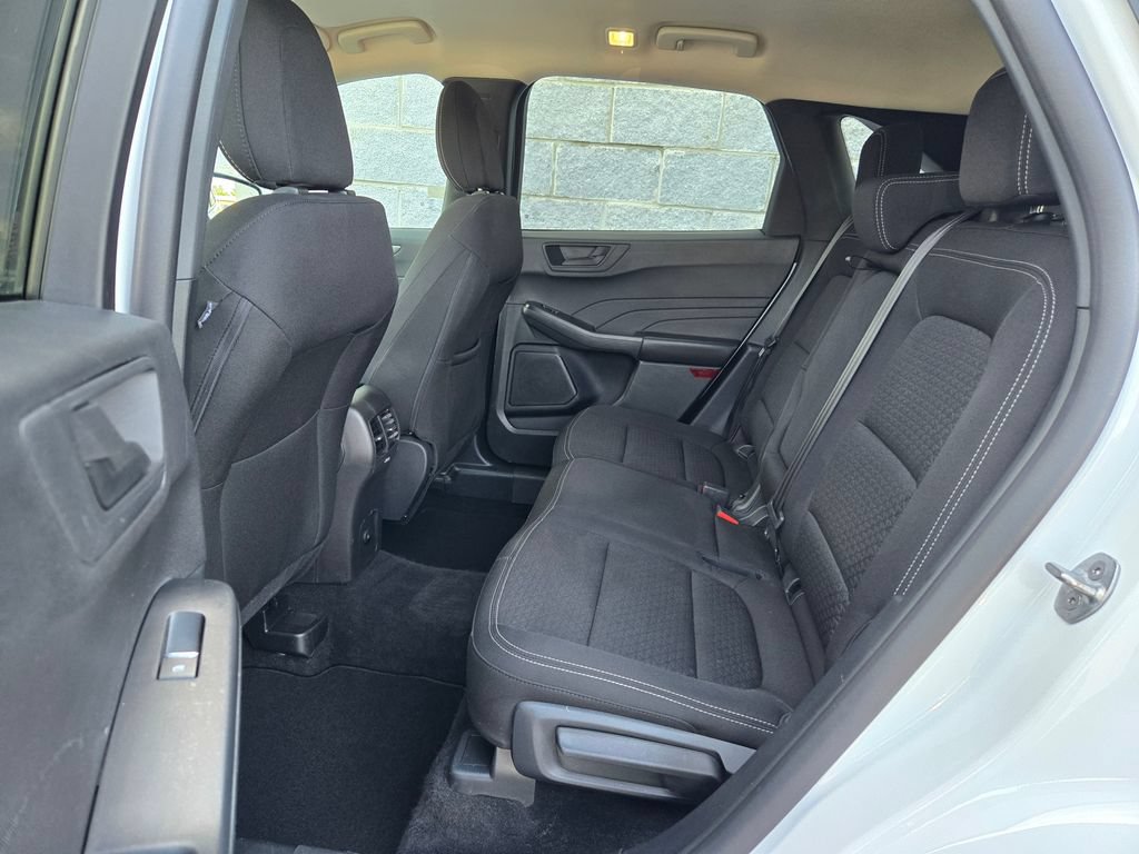 Used 2025 Ford Escape Active AWD/4WD image 32