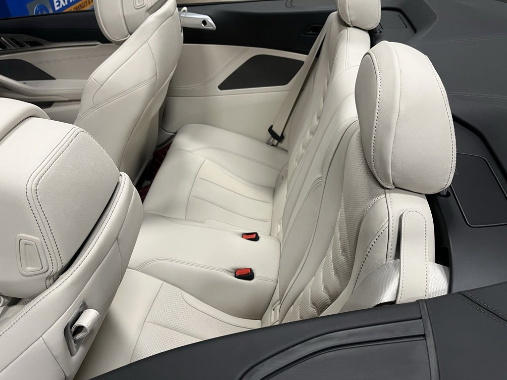 Used 2022 BMW M850i xDrive Convertible image 8