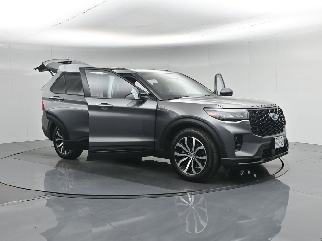Used 2025 Ford Explorer ST-Line RWD image 38
