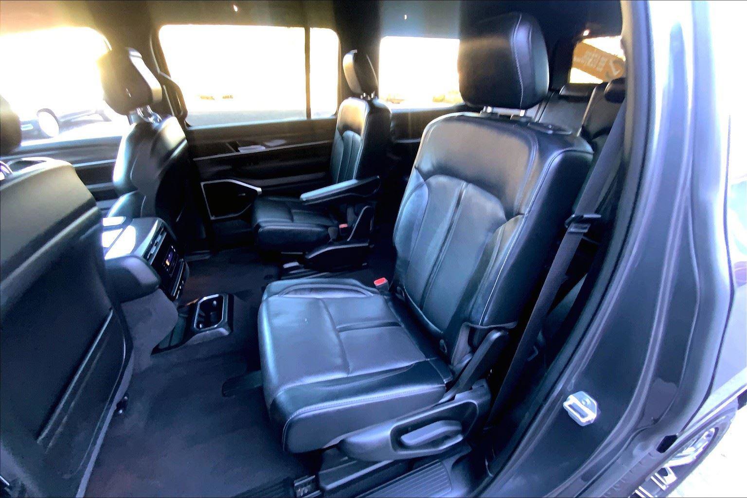 Used 2022 Jeep Wagoneer Series III w/ Flexible Seating Group image 26