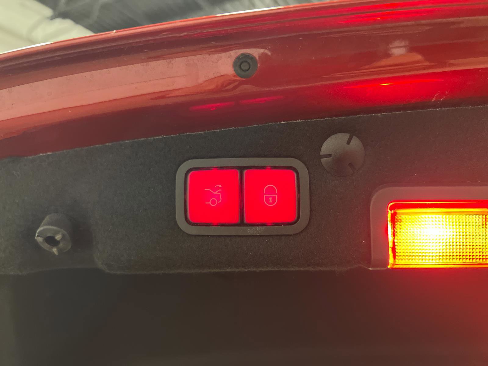 Used 2018 Mercedes-Benz C 300 4MATIC Sedan image 33