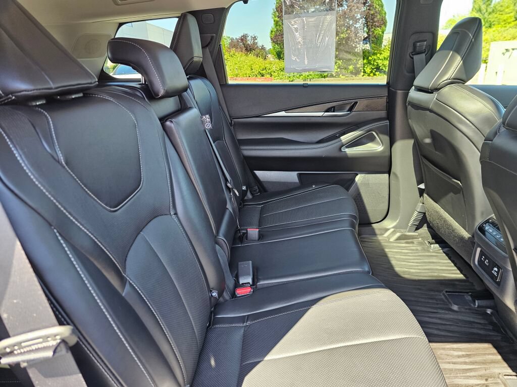 Used 2025 INFINITI QX60 Sensory AWD/4WD image 16