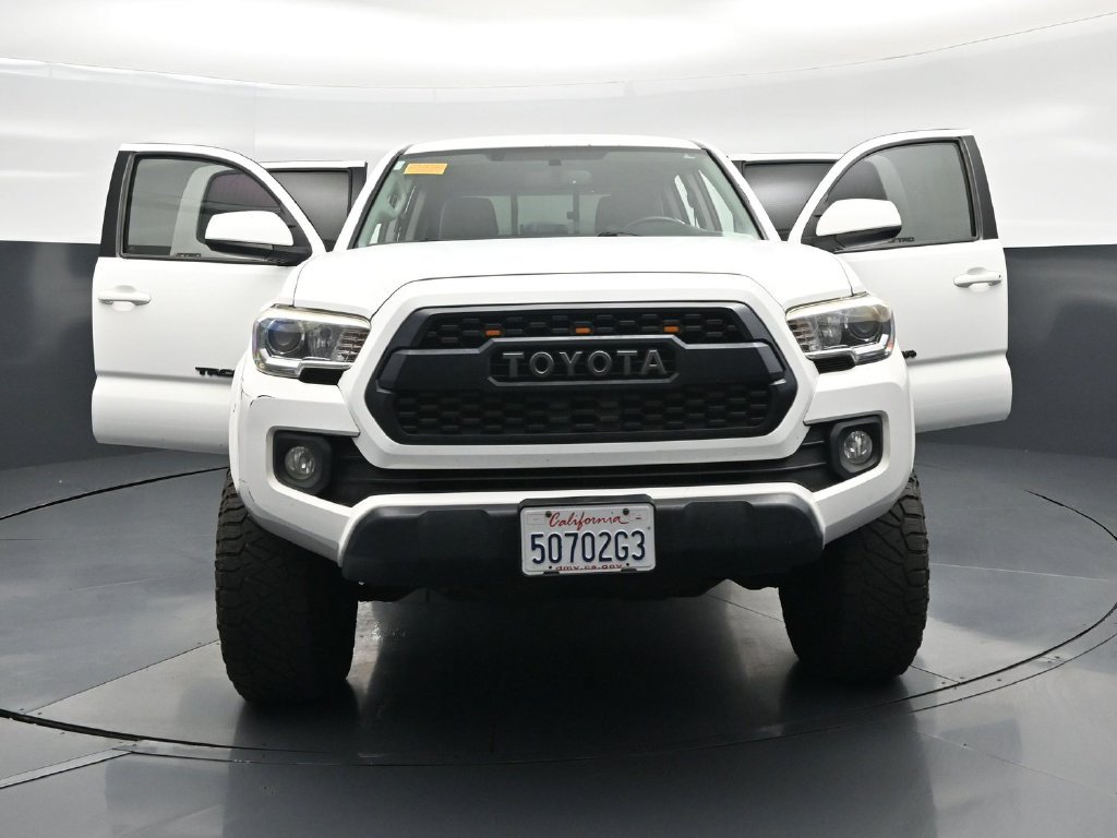 Used 2017 Toyota Tacoma SR5 w/ Tow Package AWD/4WD image 26