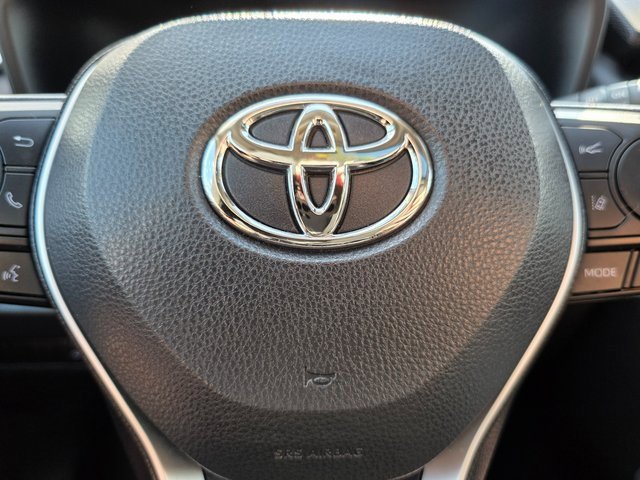 Used 2022 Toyota RAV4 XLE Premium image 23