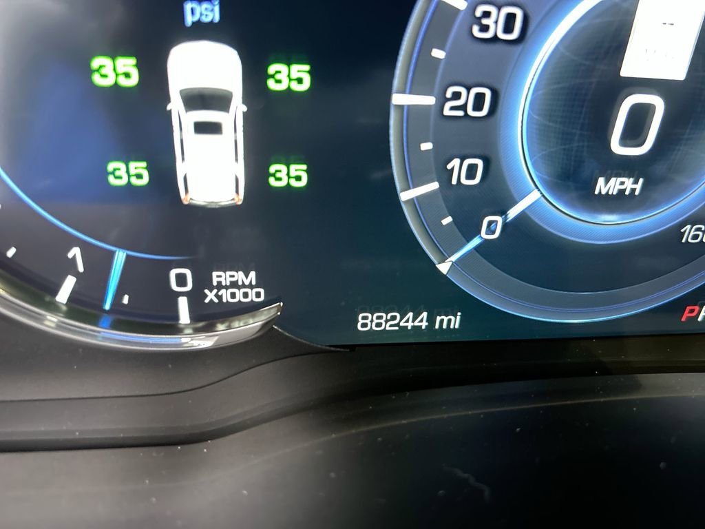 Used 2019 Cadillac Escalade Luxury w/ Escalade Sport Edition image 15